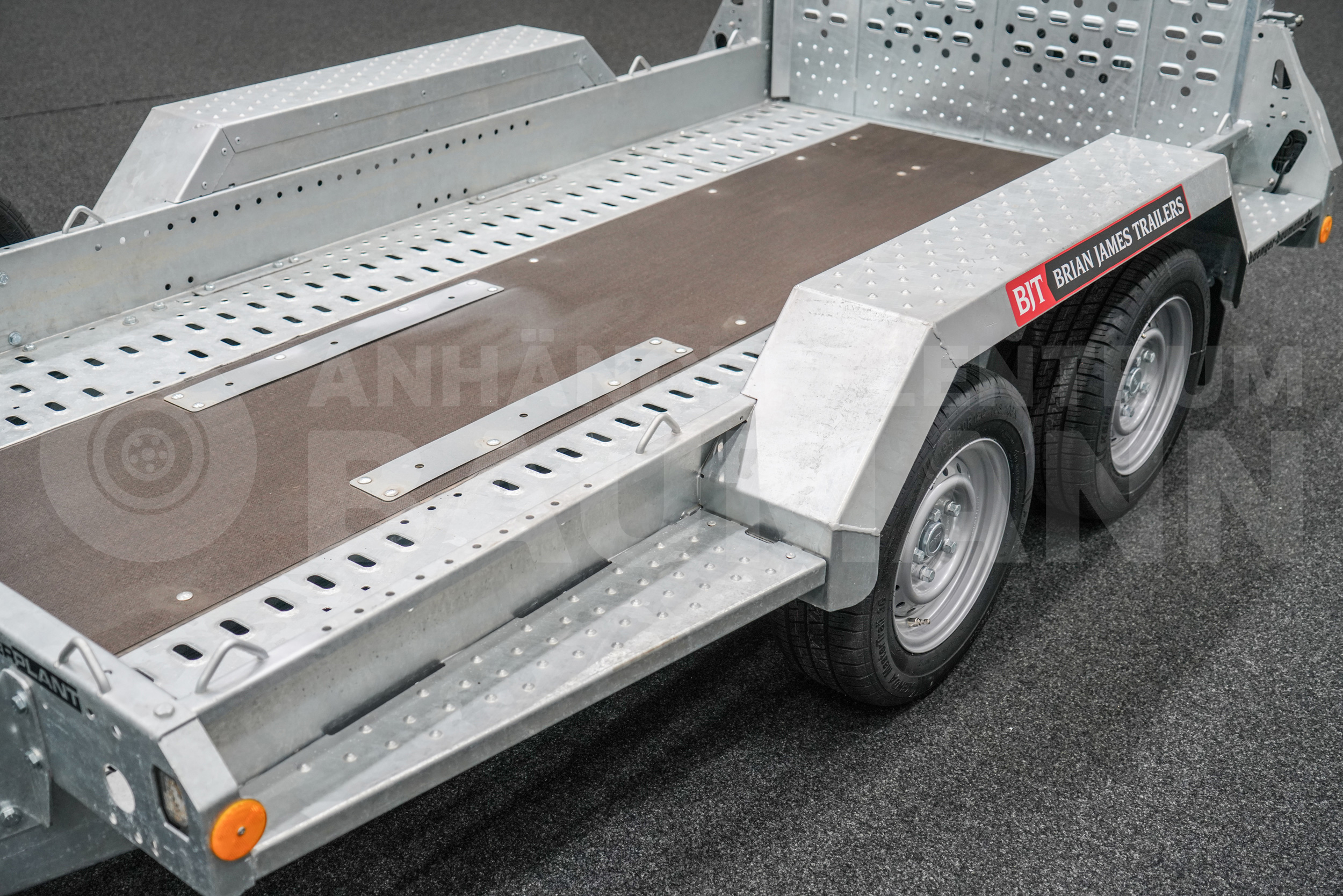 BRIAN JAMES DIGGER PLANT 543-2813-27-2-13 | SCHWERLASTRAMPE