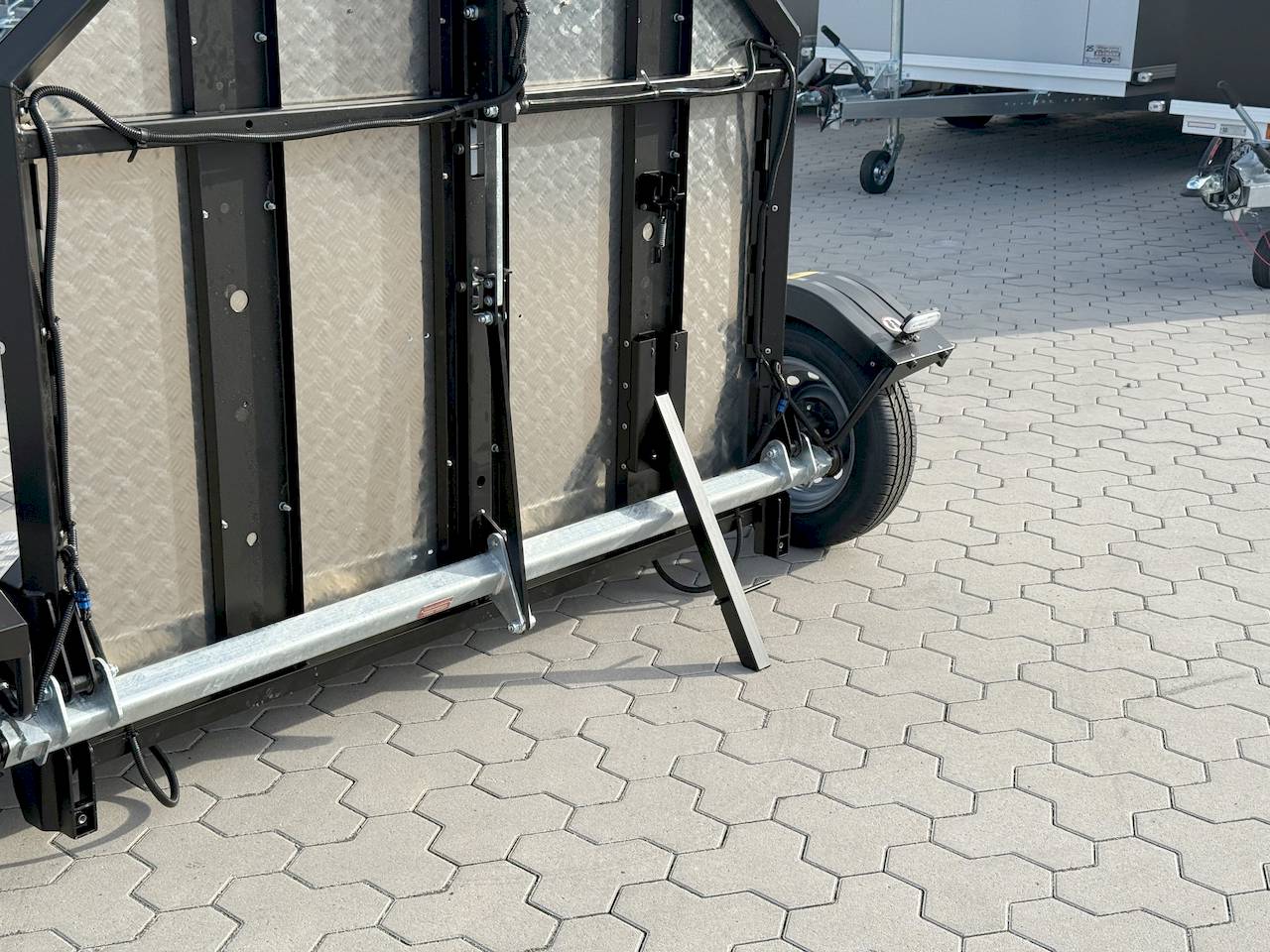 LORRIES MT-2