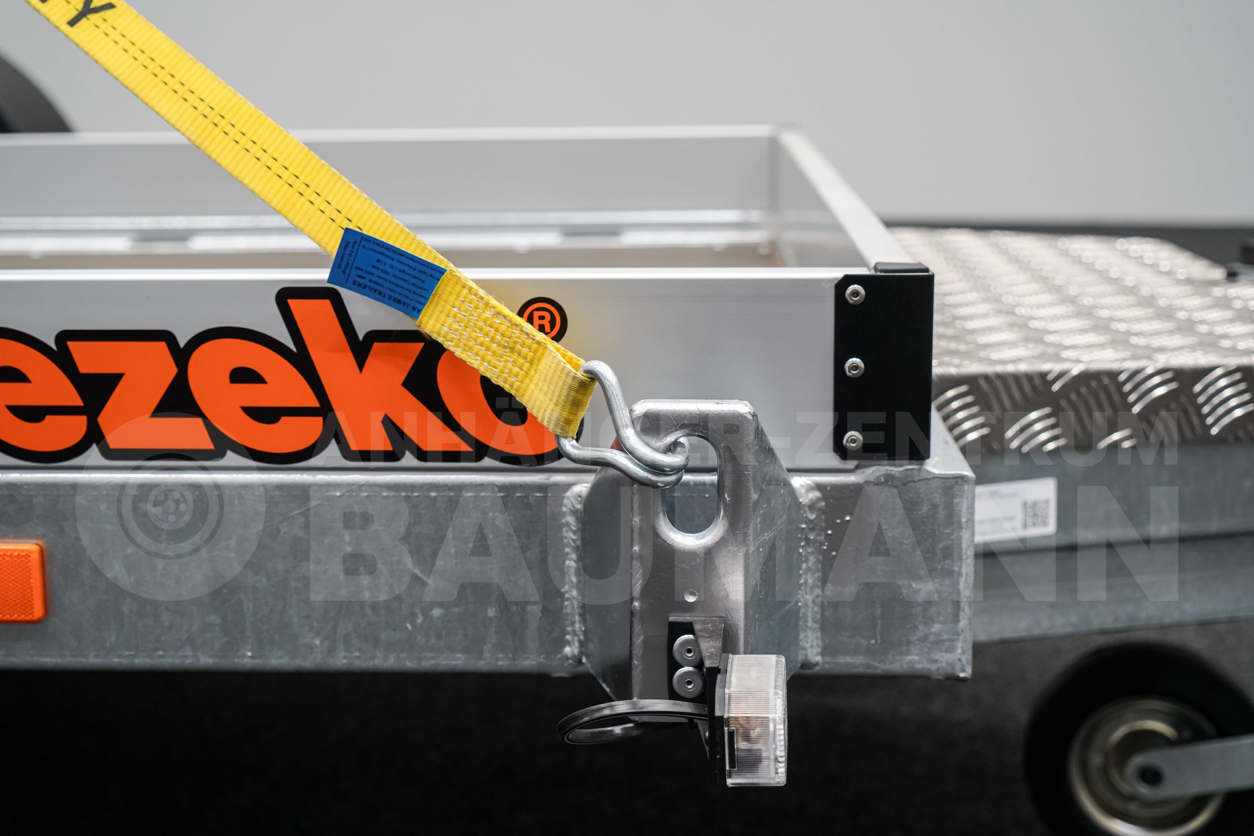VEZEKO HUSKY F 08.25