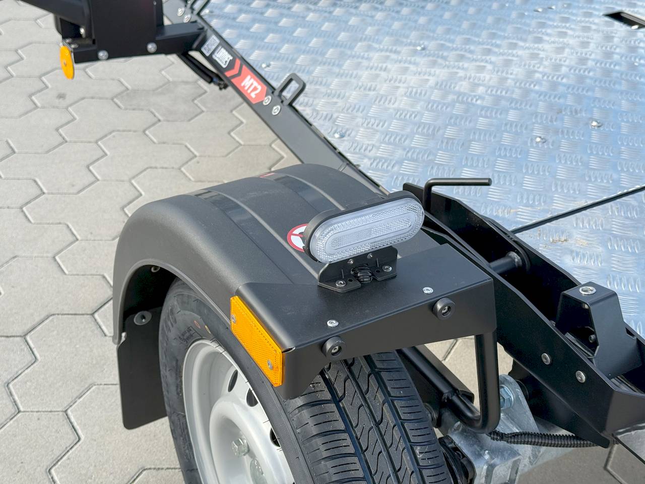 LORRIES MT-2