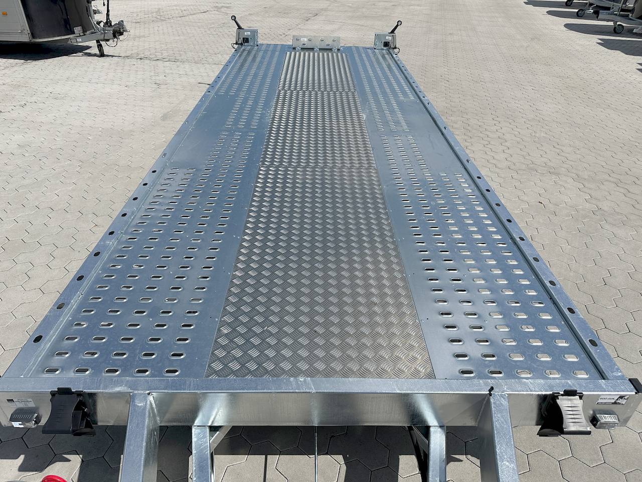 MARTZ GT KIPPBAR 480/3 3,5T | ALUBODEN MITTIG