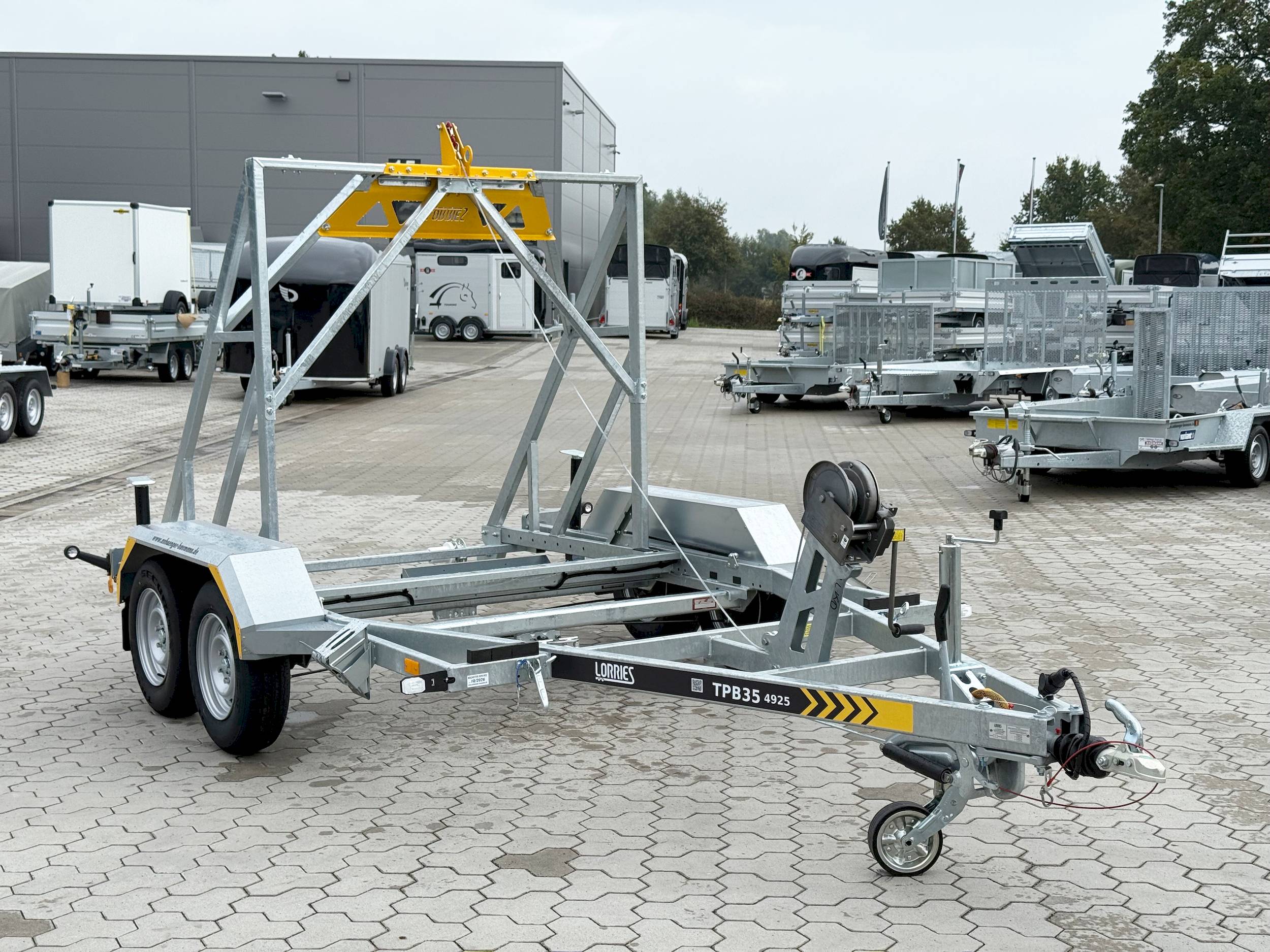 LORRIES TPB35-4925 | HANDSEILWINDE