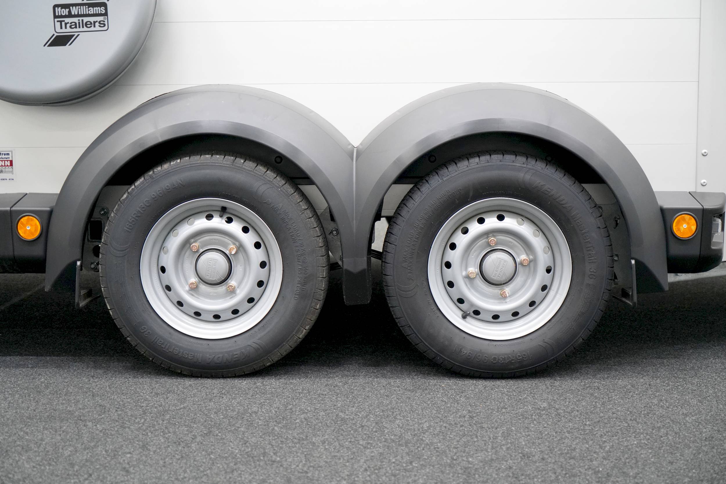 IFOR WILLIAMS HBX 511 | SCHWARZ