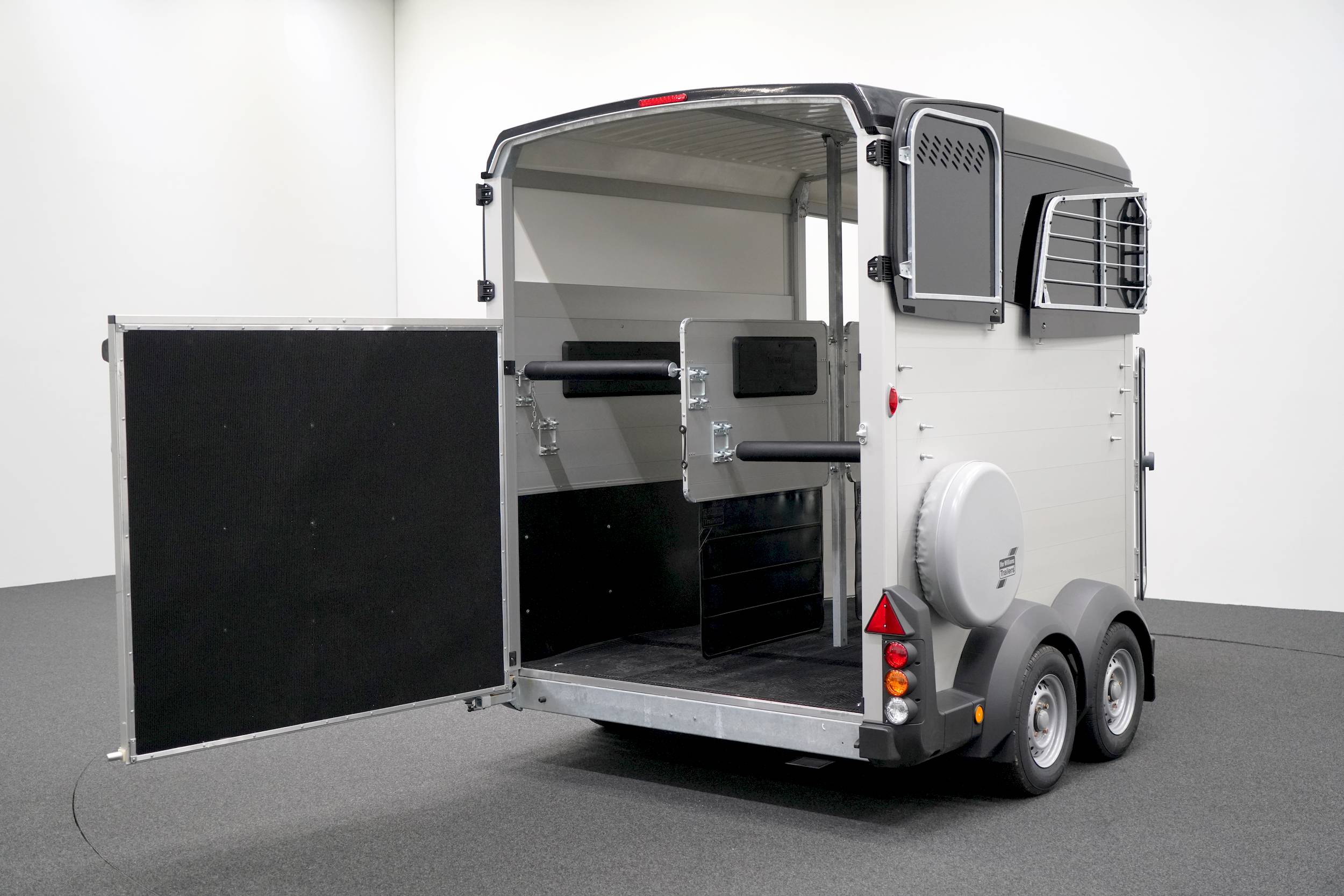 IFOR WILLIAMS HBX 511 | SCHWARZ