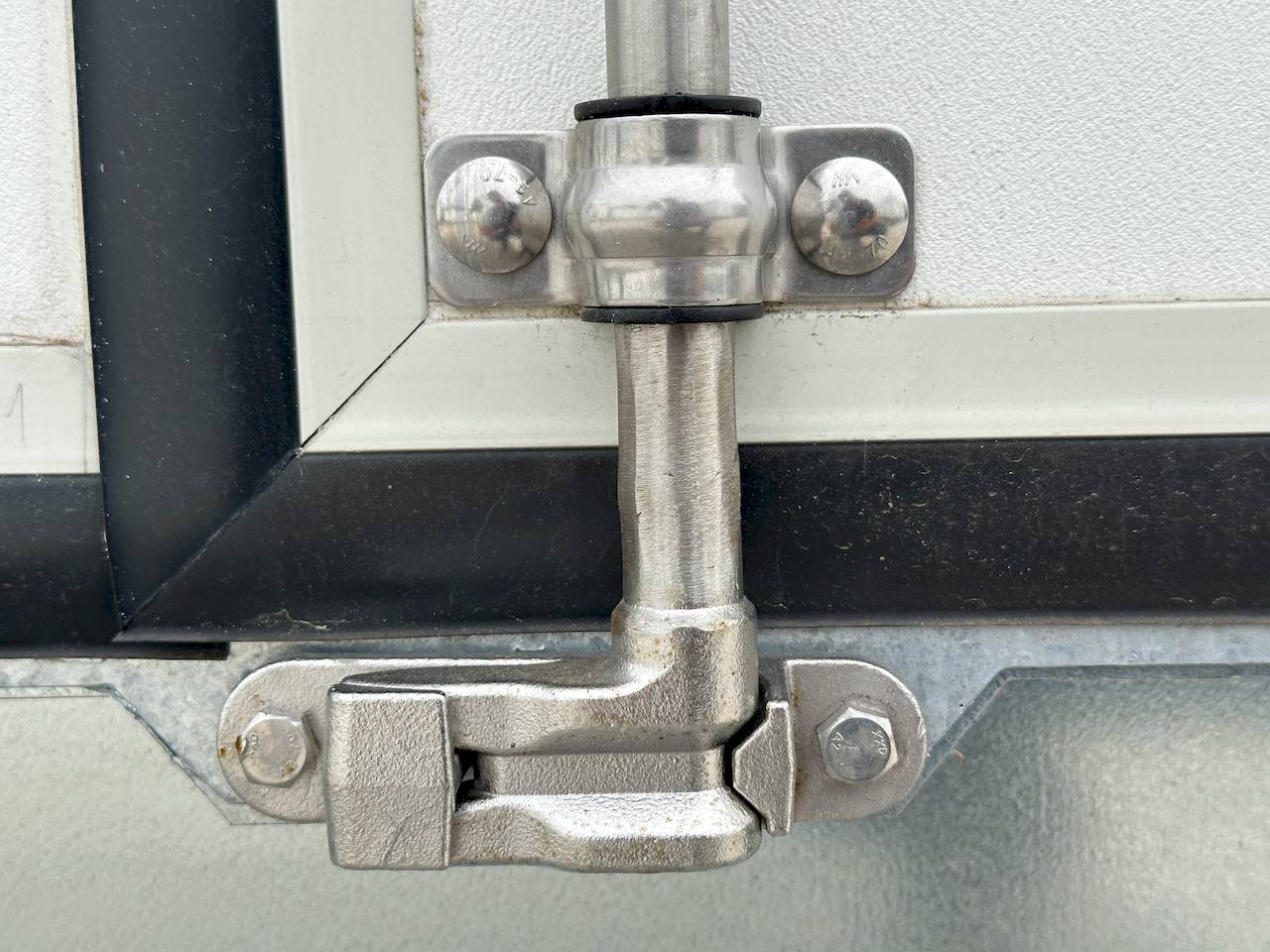 BLYSS F1336HD | SEITENTÜR