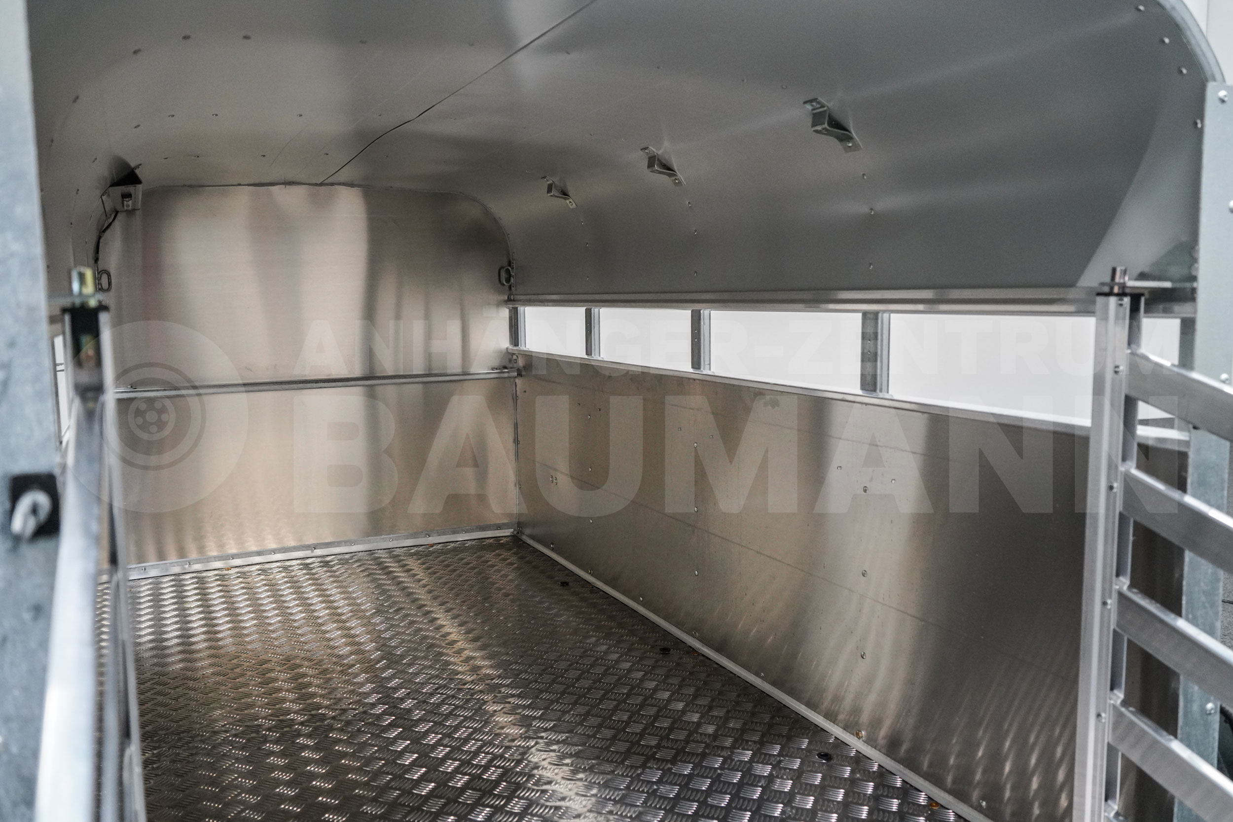 IFOR WILLIAMS P8G | 8x4 | 1400KG | STÜTZEN