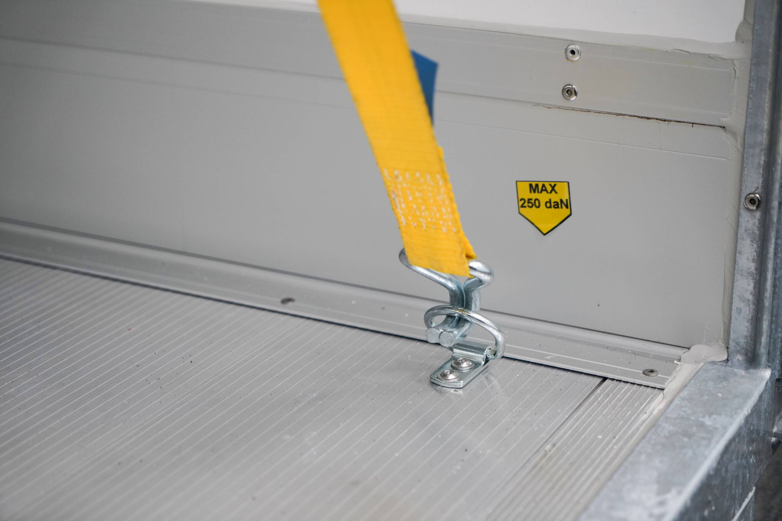 CHEVAL LIBERTE DEBON C400 WABENKERN ROADSTER