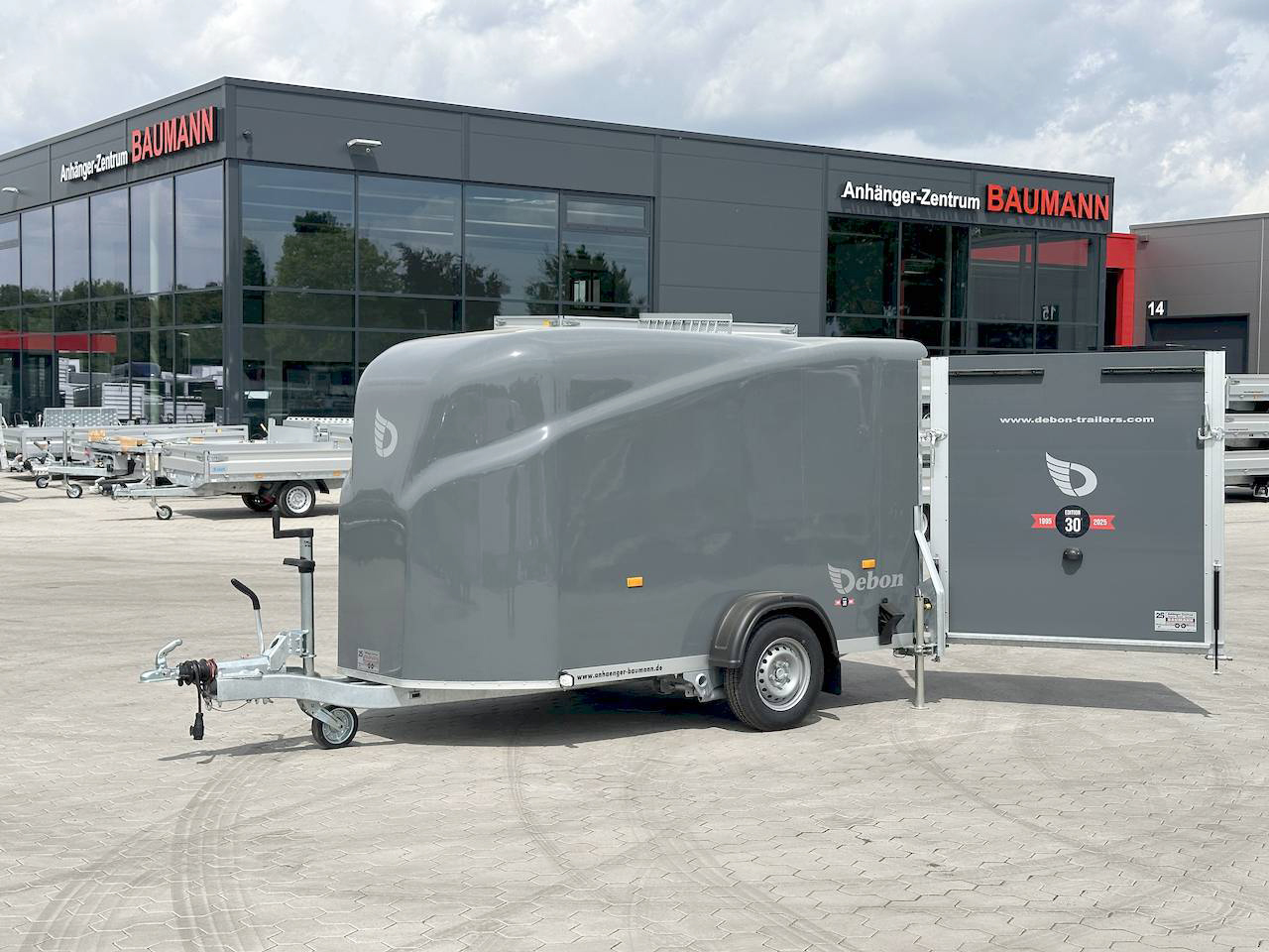 CHEVAL LIBERTE DEBON CARGO 1300