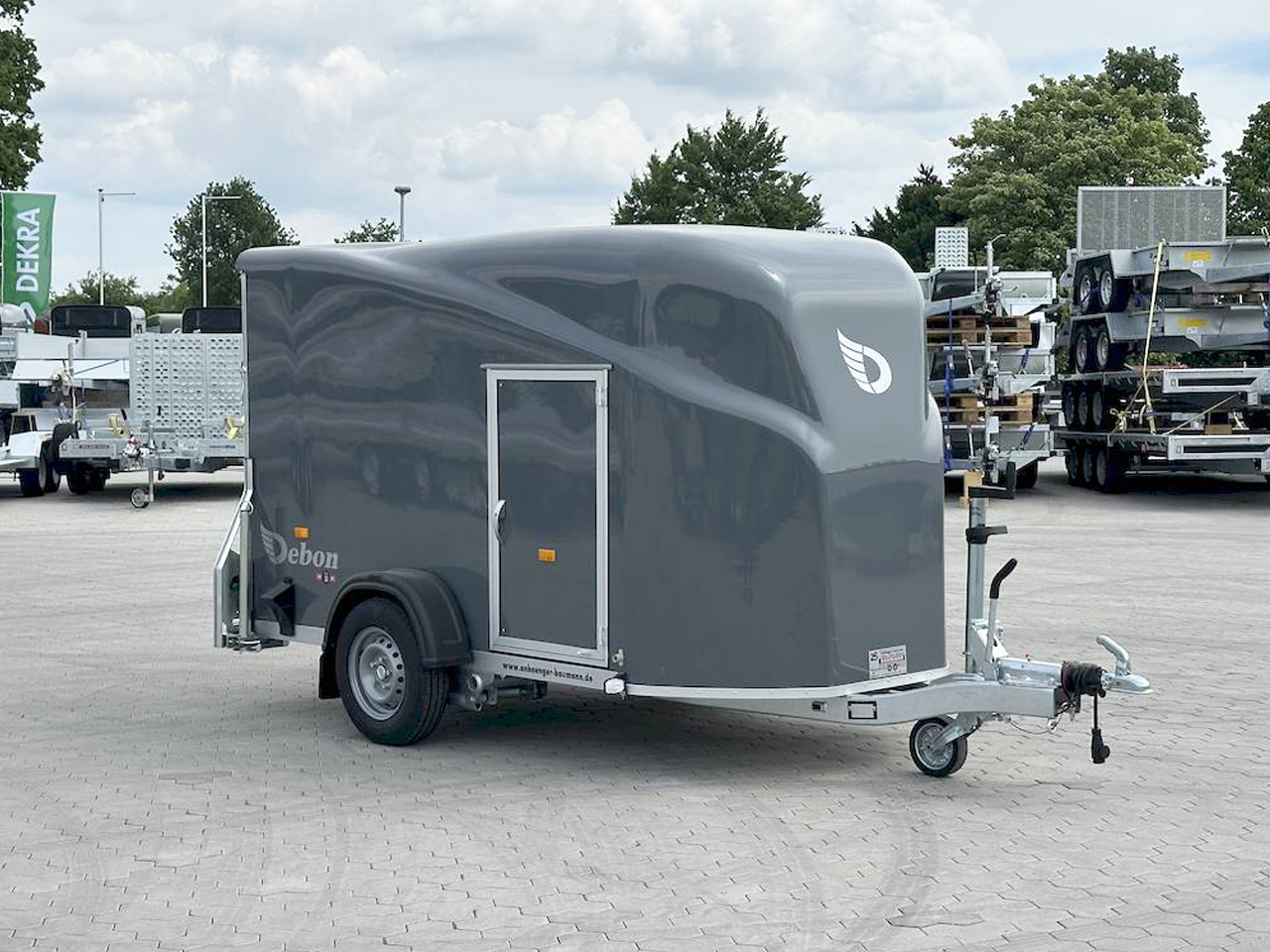CHEVAL LIBERTE DEBON CARGO 1300