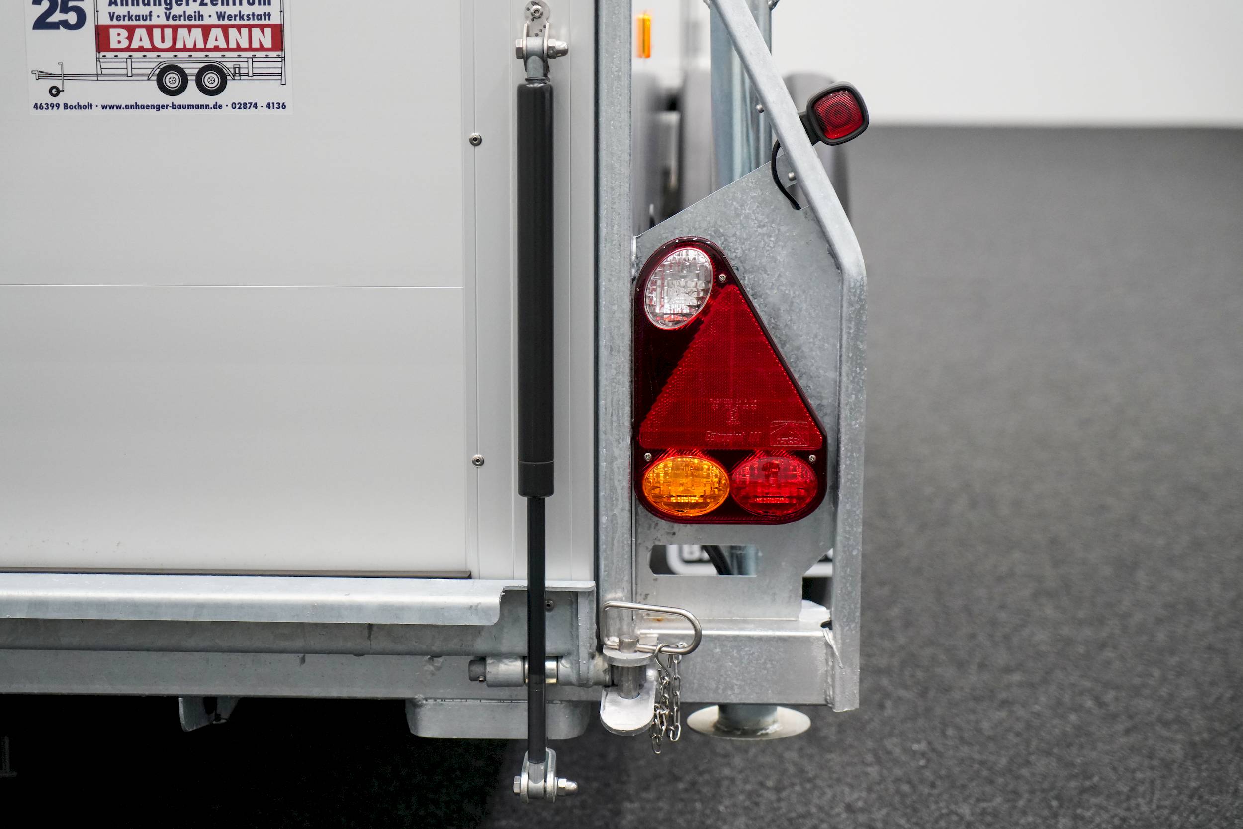 CHEVAL LIBERTE DEBON C400 WABENKERN ROADSTER