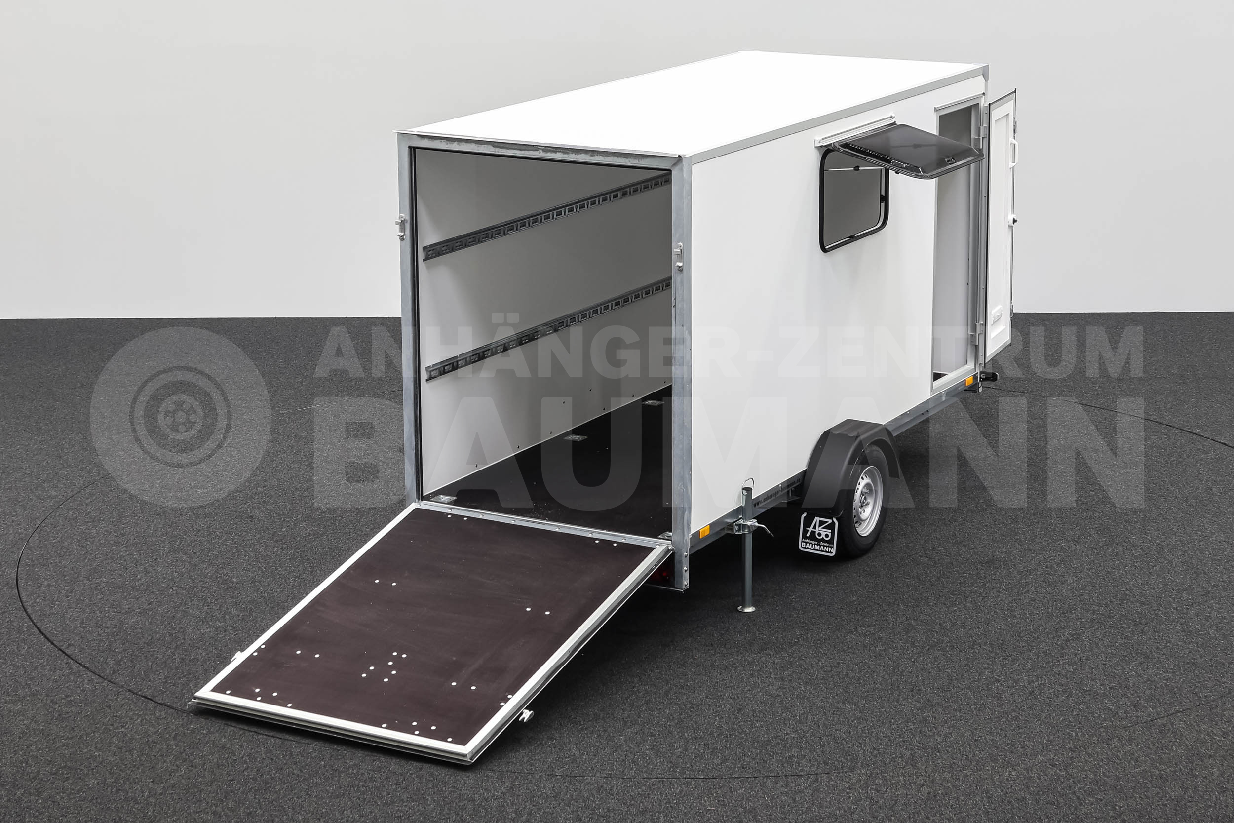 BLYSS F1336HD | RAMPE | SEITENTÜR