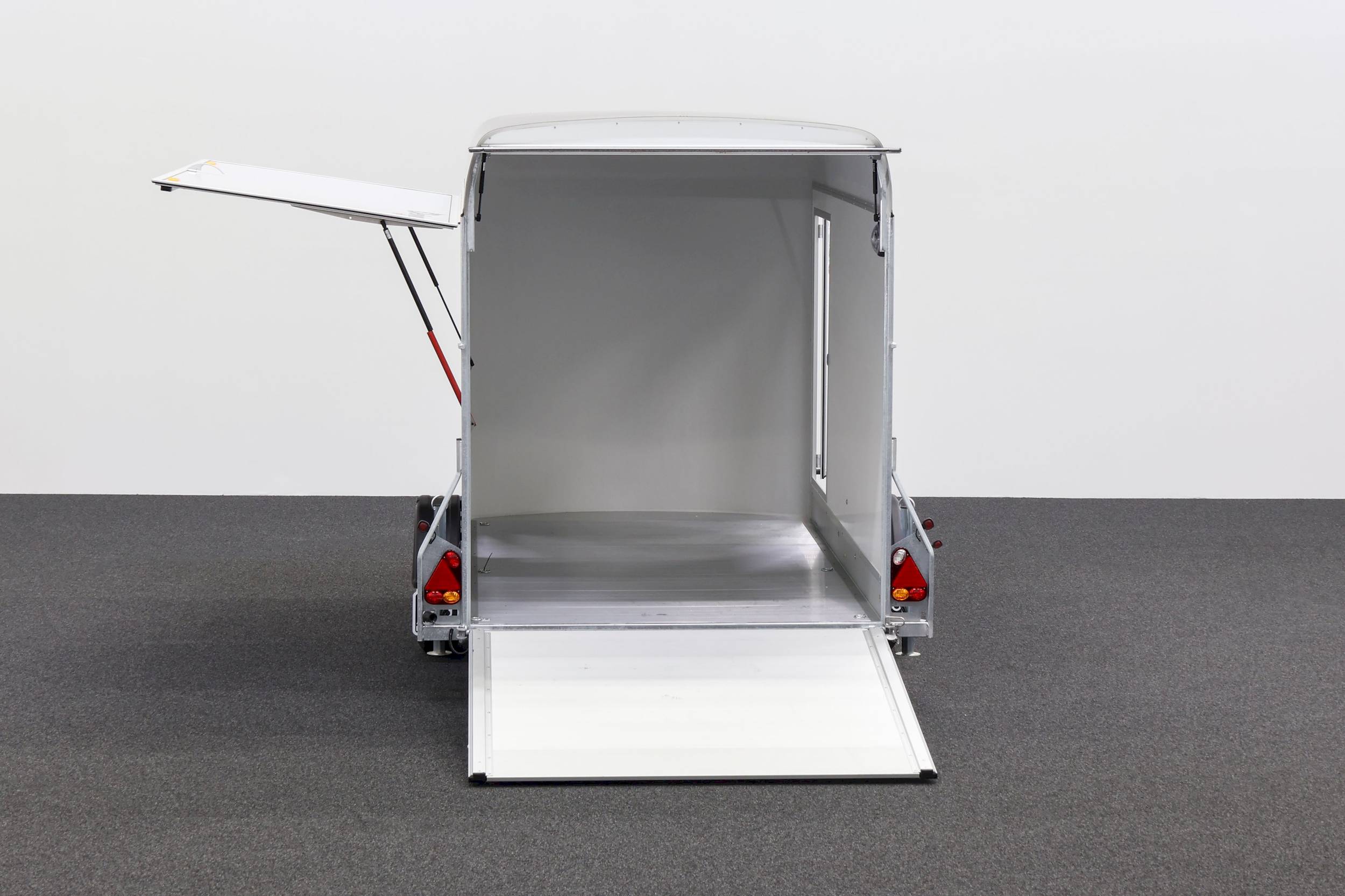 CHEVAL LIBERTE DEBON C400 WABENKERN ROADSTER