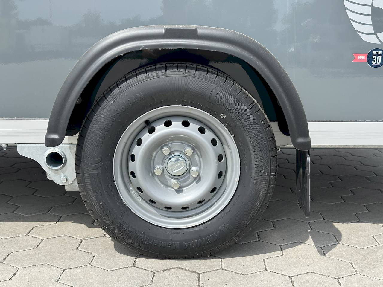 CHEVAL LIBERTE DEBON CARGO 1300