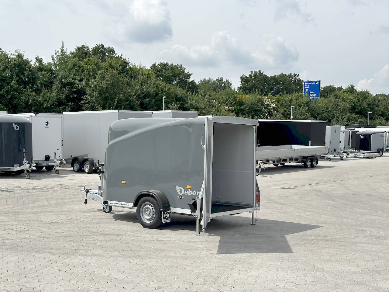 CHEVAL LIBERTE DEBON CARGO 1300