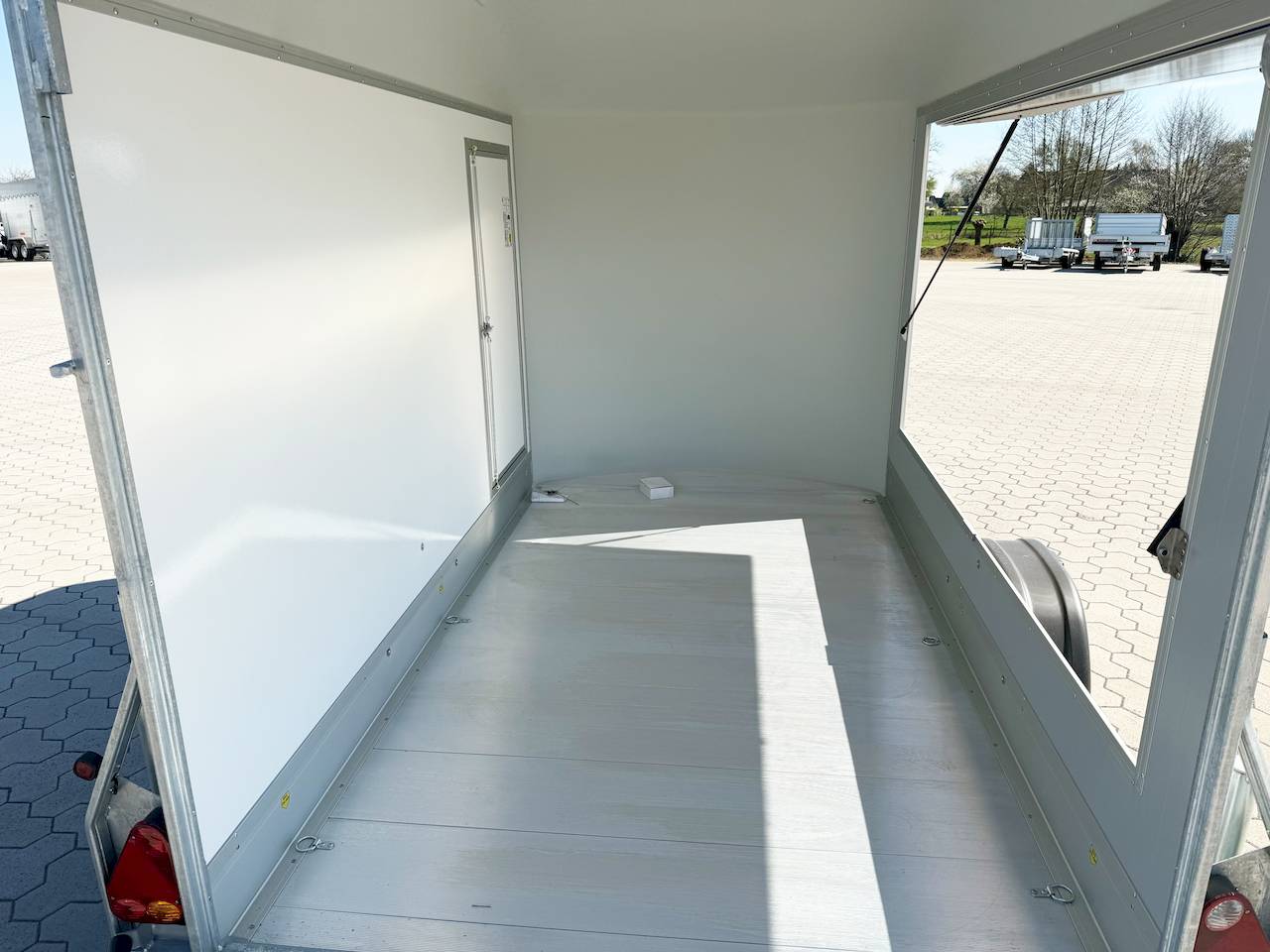 CHEVAL LIBERTE DEBON C400 WABENKERN ROADSTER