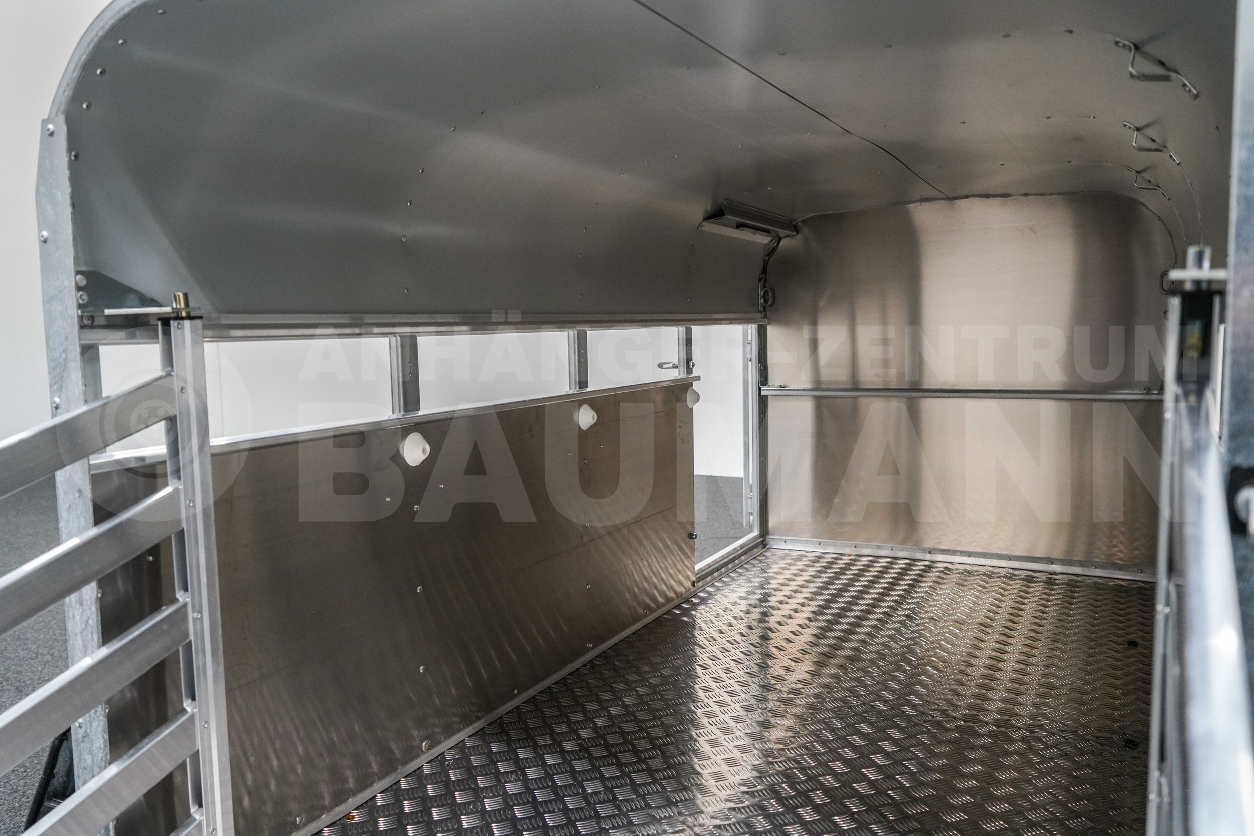 IFOR WILLIAMS P8G | 8x4 | 1400KG | STÜTZEN