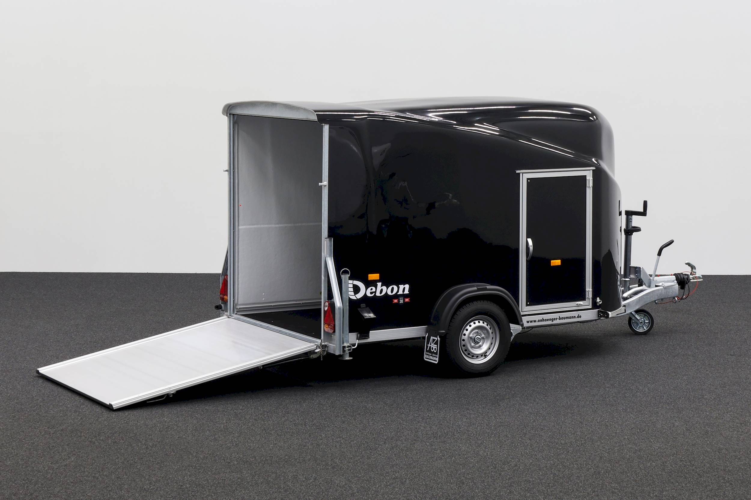 CHEVAL LIBERTE DEBON CARGO 1300