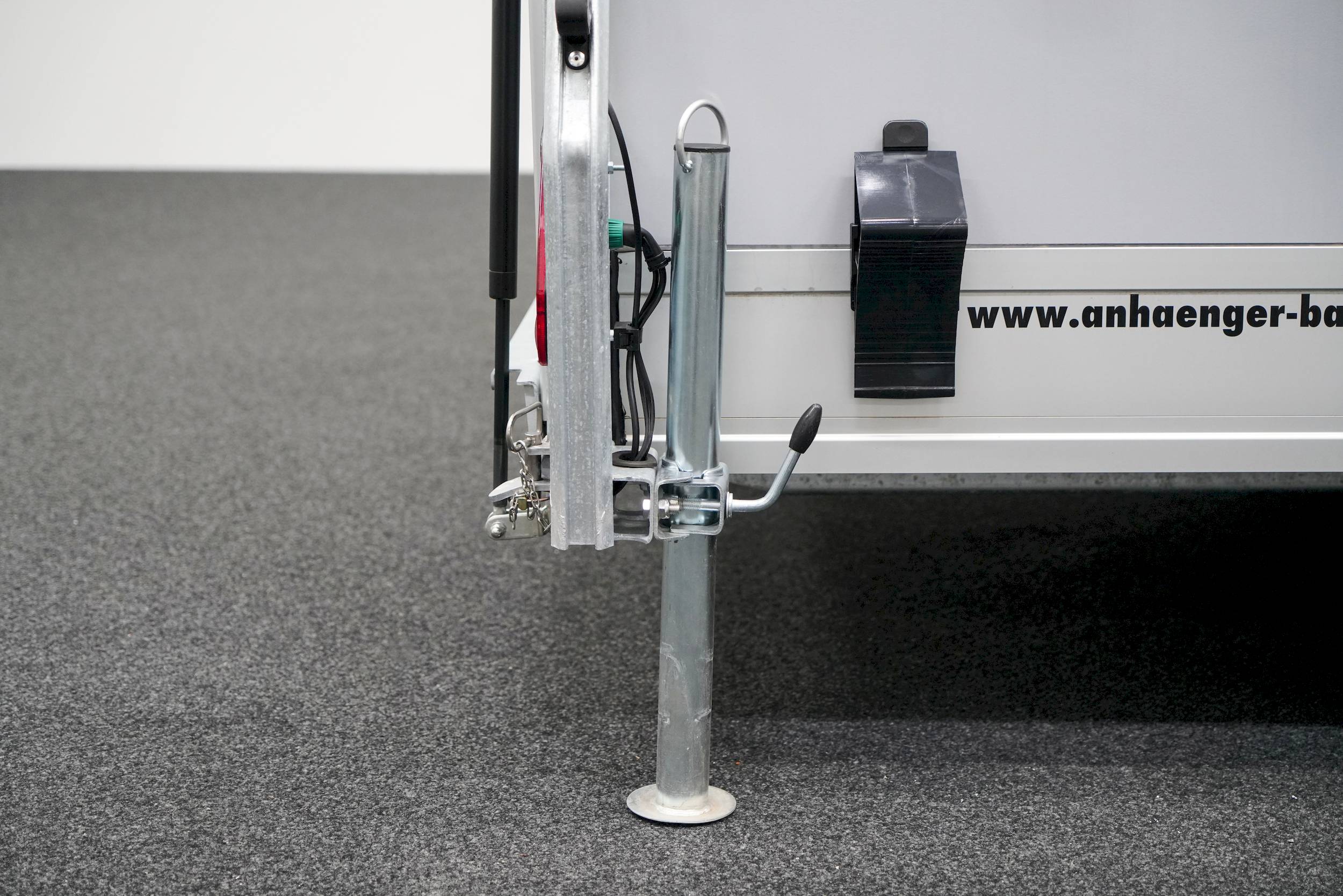 CHEVAL LIBERTE DEBON C400 WABENKERN ROADSTER