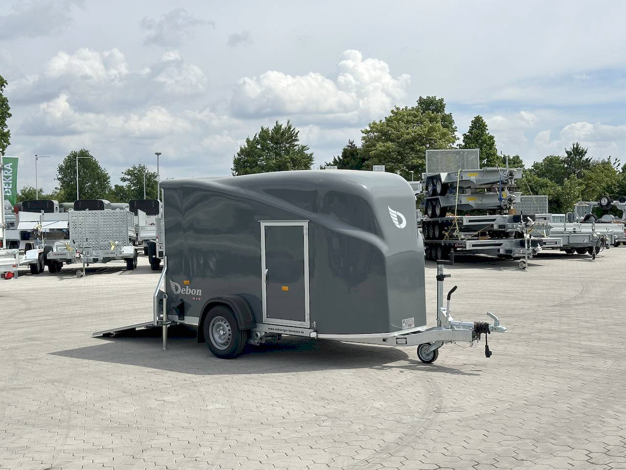 CHEVAL LIBERTE DEBON CARGO 1300