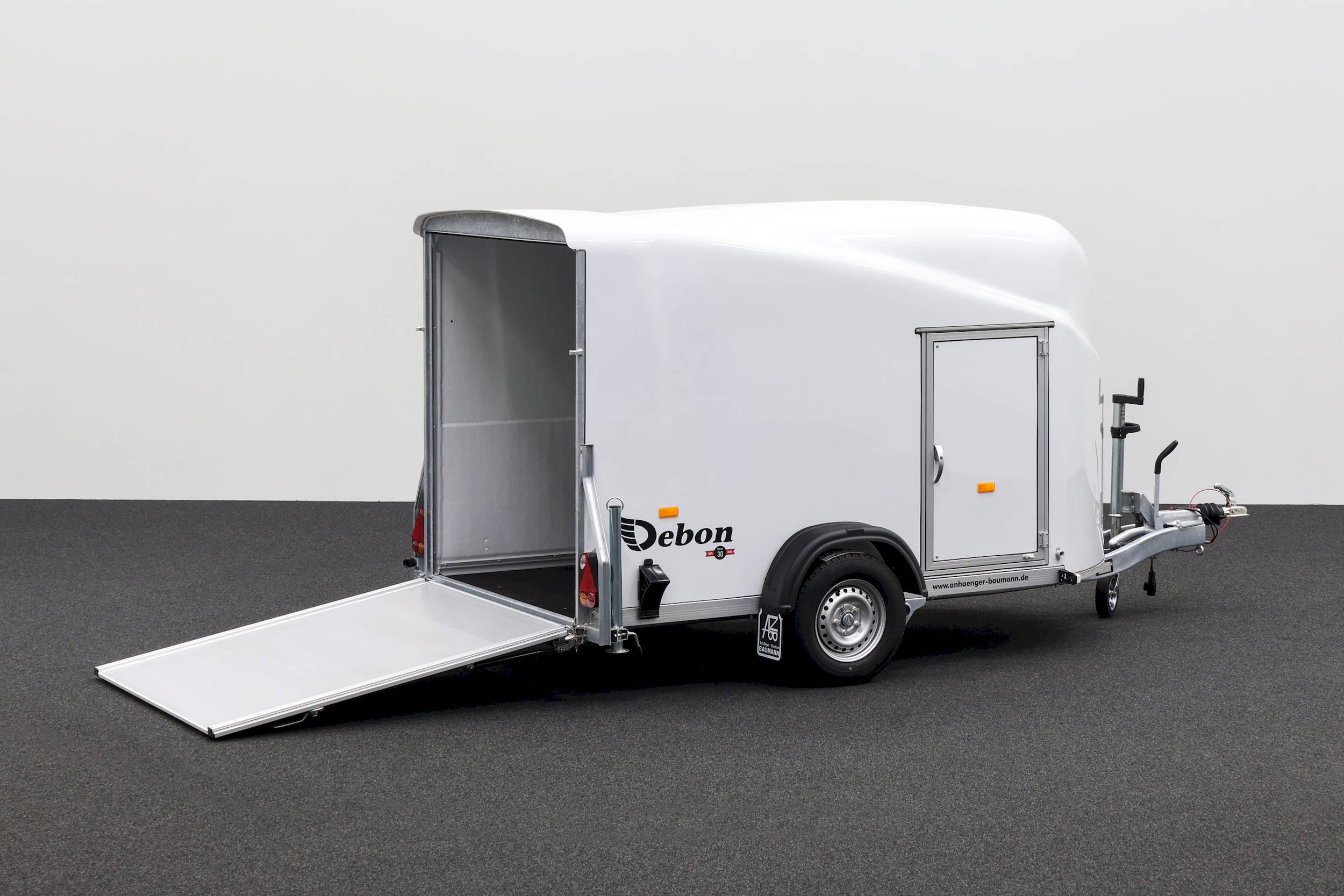 CHEVAL LIBERTE DEBON CARGO 1300