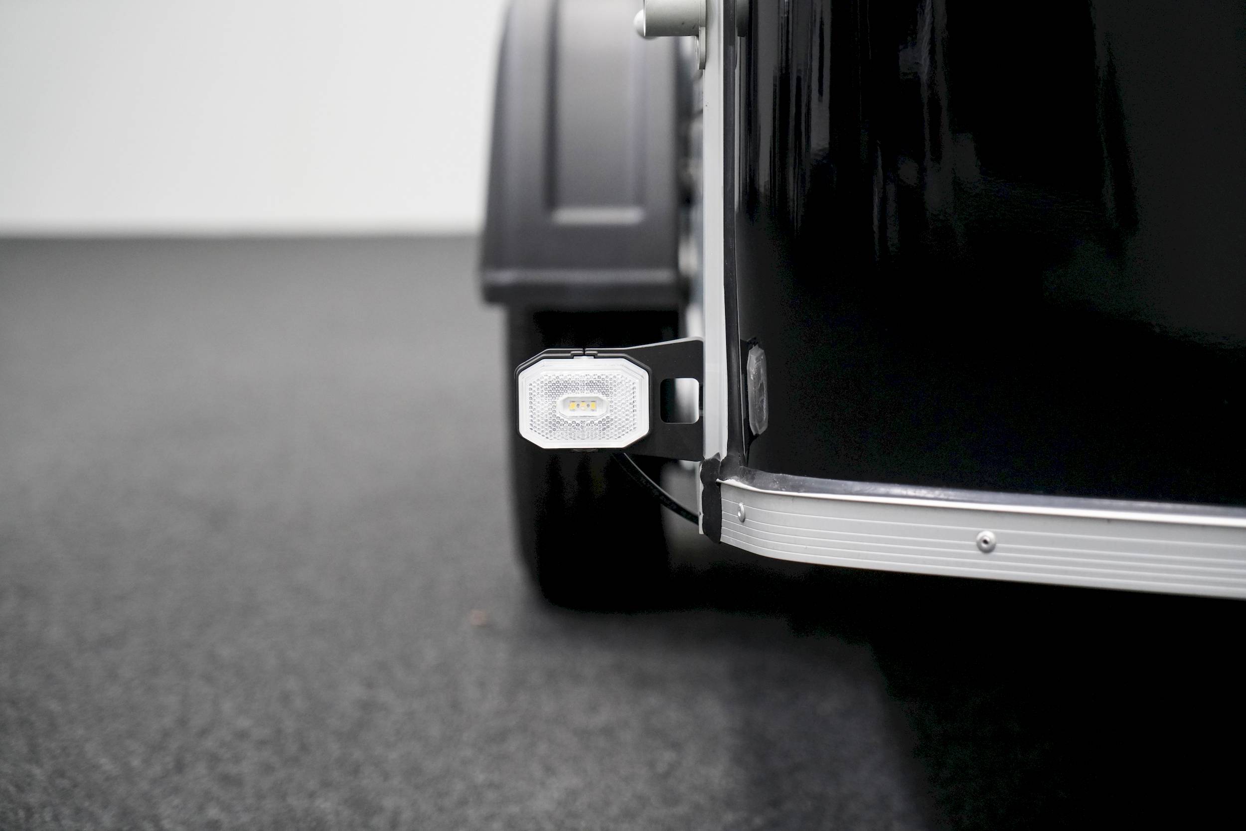 CHEVAL LIBERTE DEBON C400 WABENKERN ROADSTER