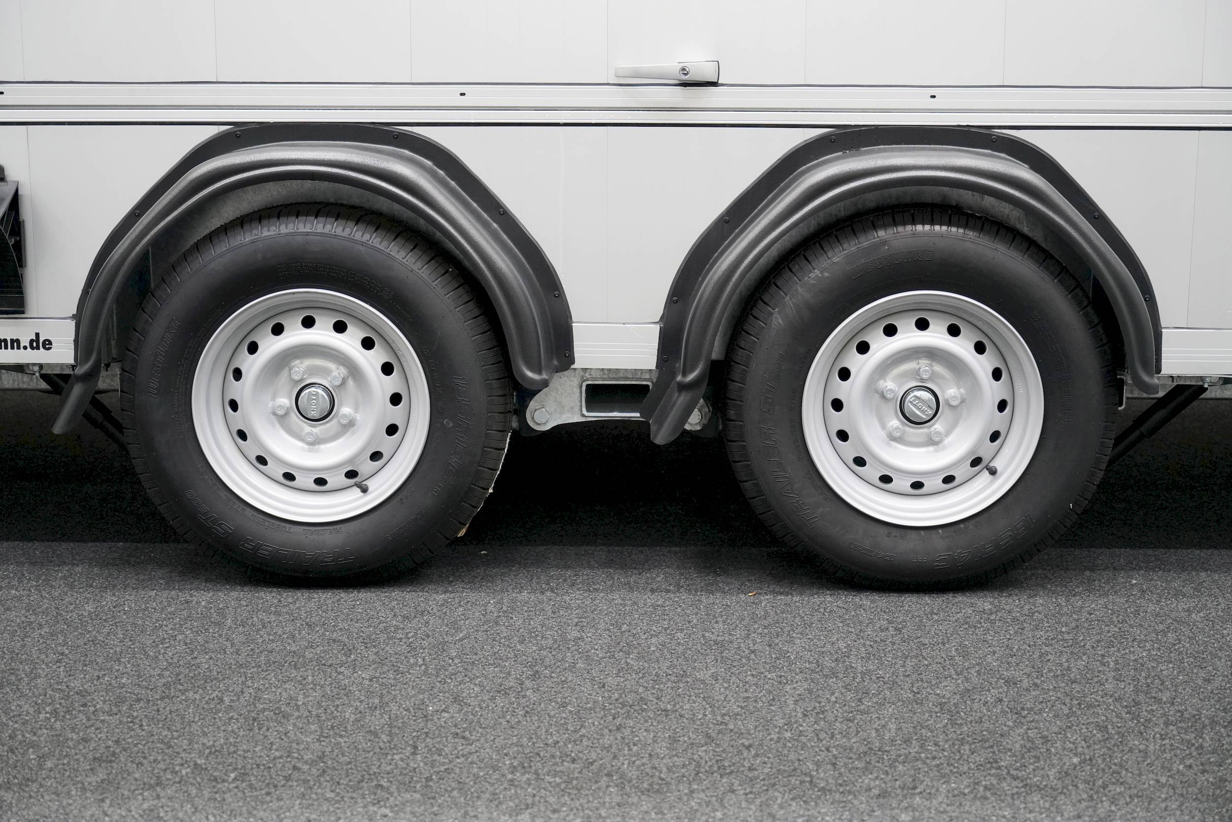 CHEVAL LIBERTE DEBON C800 ALU ROADSTER