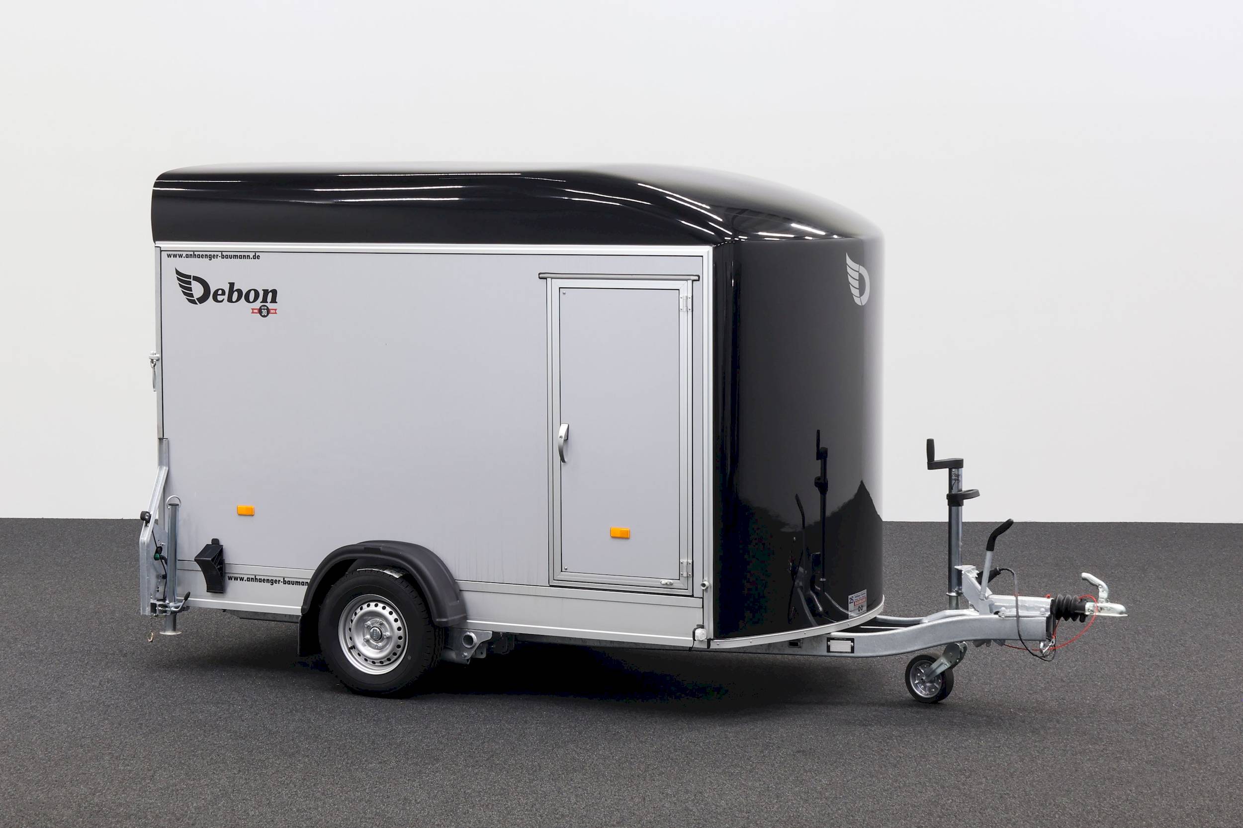 CHEVAL LIBERTE DEBON C400 WABENKERN ROADSTER