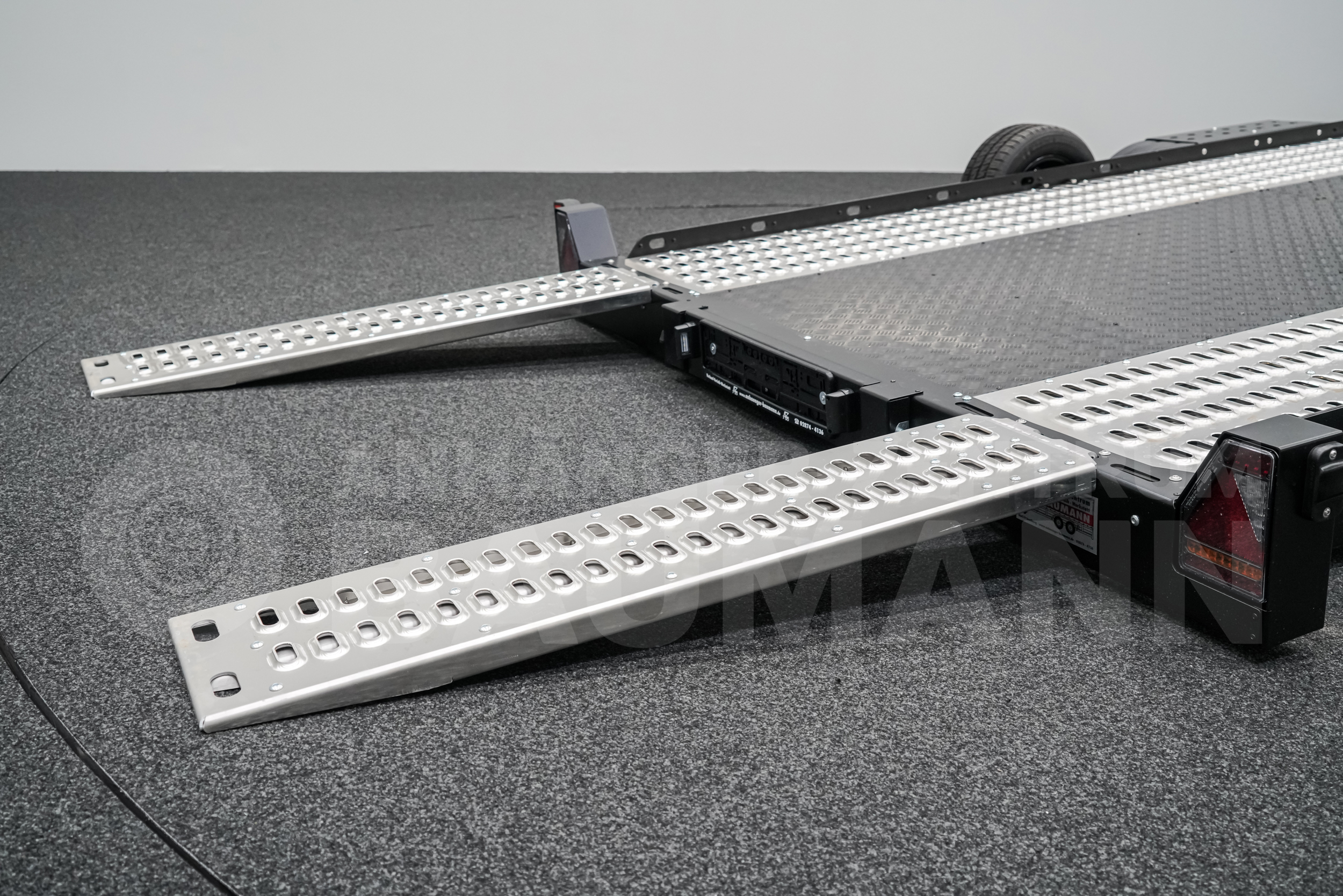 LORRIES PLAXX27-4520