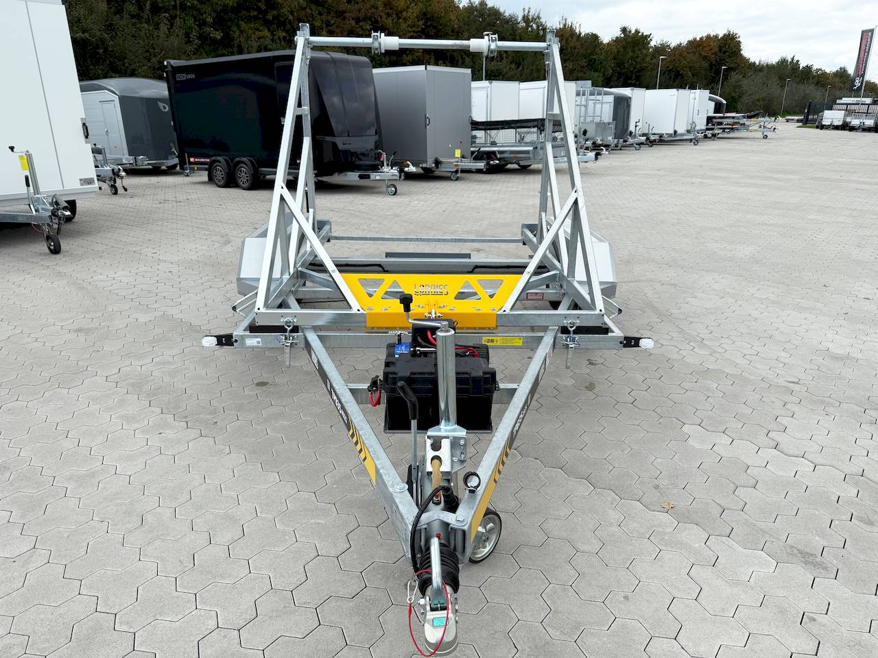 LORRIES TPB35-4925 | E-WINDE