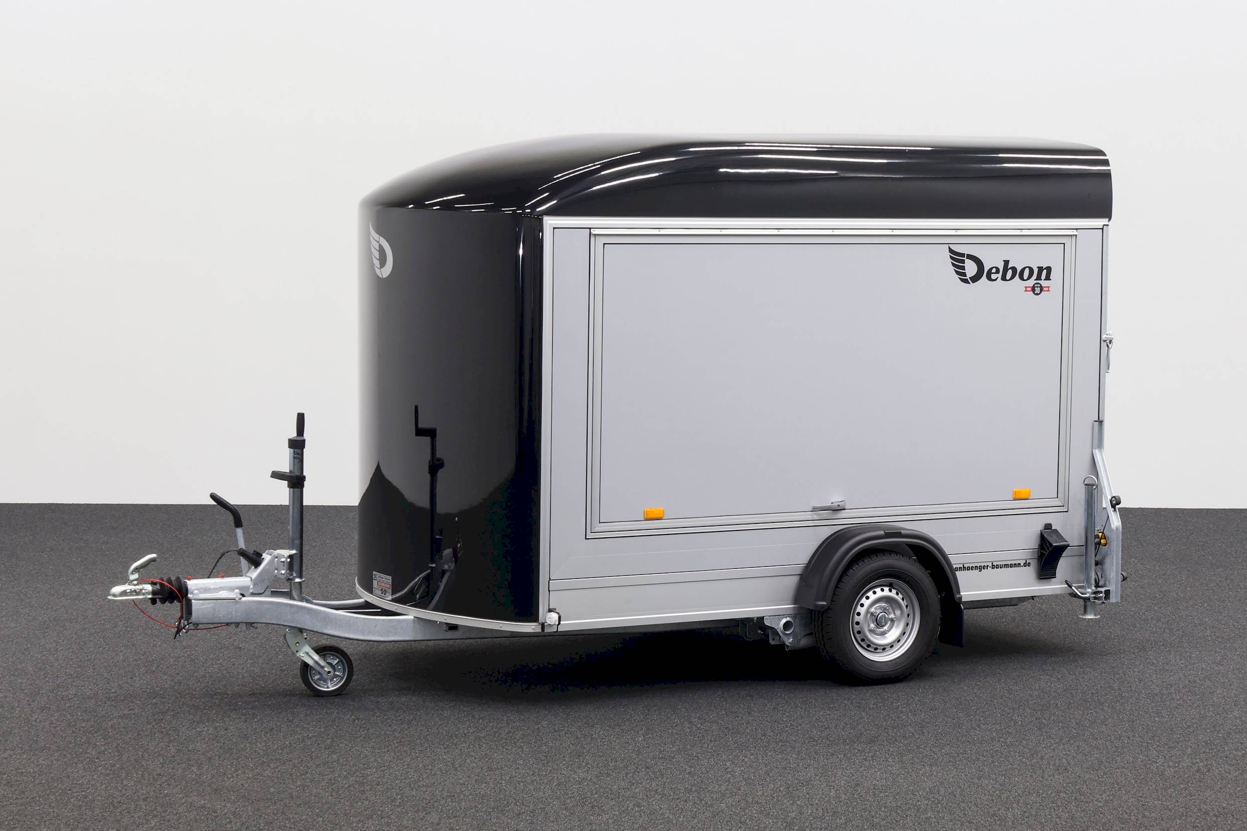 CHEVAL LIBERTE DEBON C400 WABENKERN ROADSTER