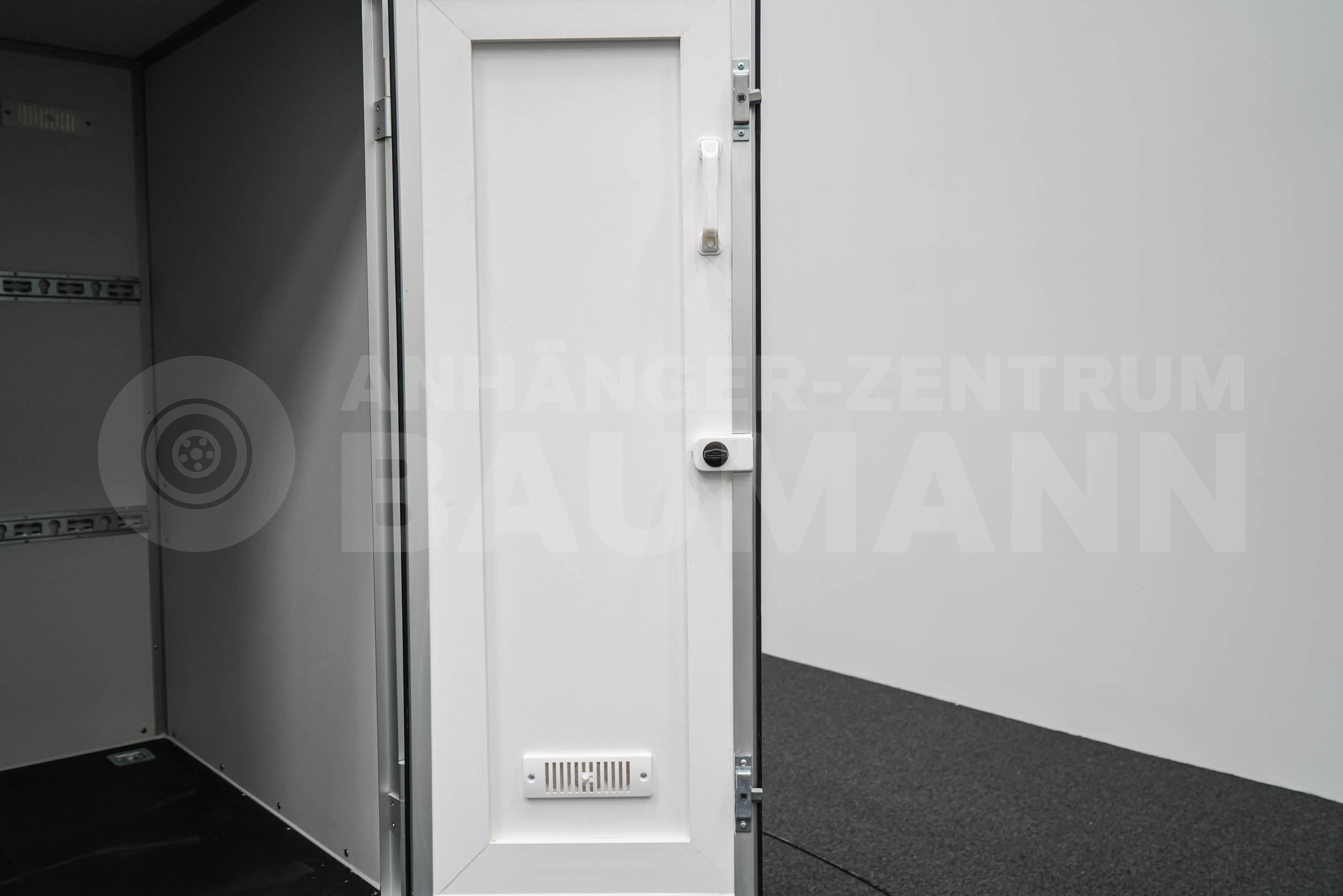 BLYSS F1336HD | RAMPE | SEITENTÜR