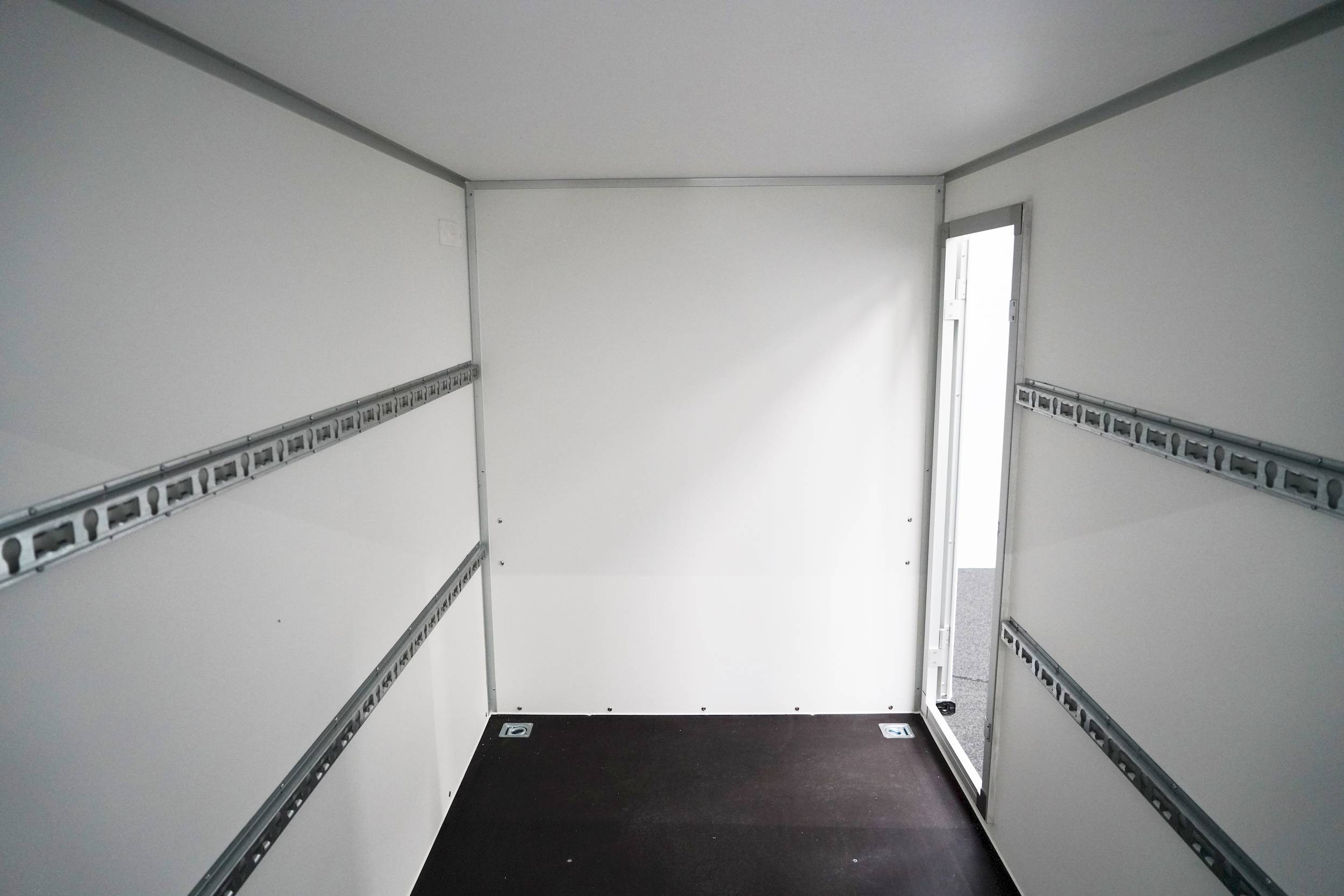 BLYSS F1330HD | RAMPE | SEITENTÜR