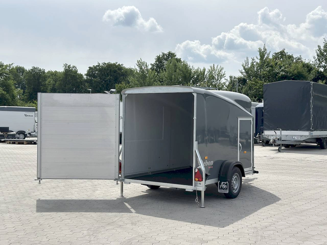 CHEVAL LIBERTE DEBON CARGO 1300