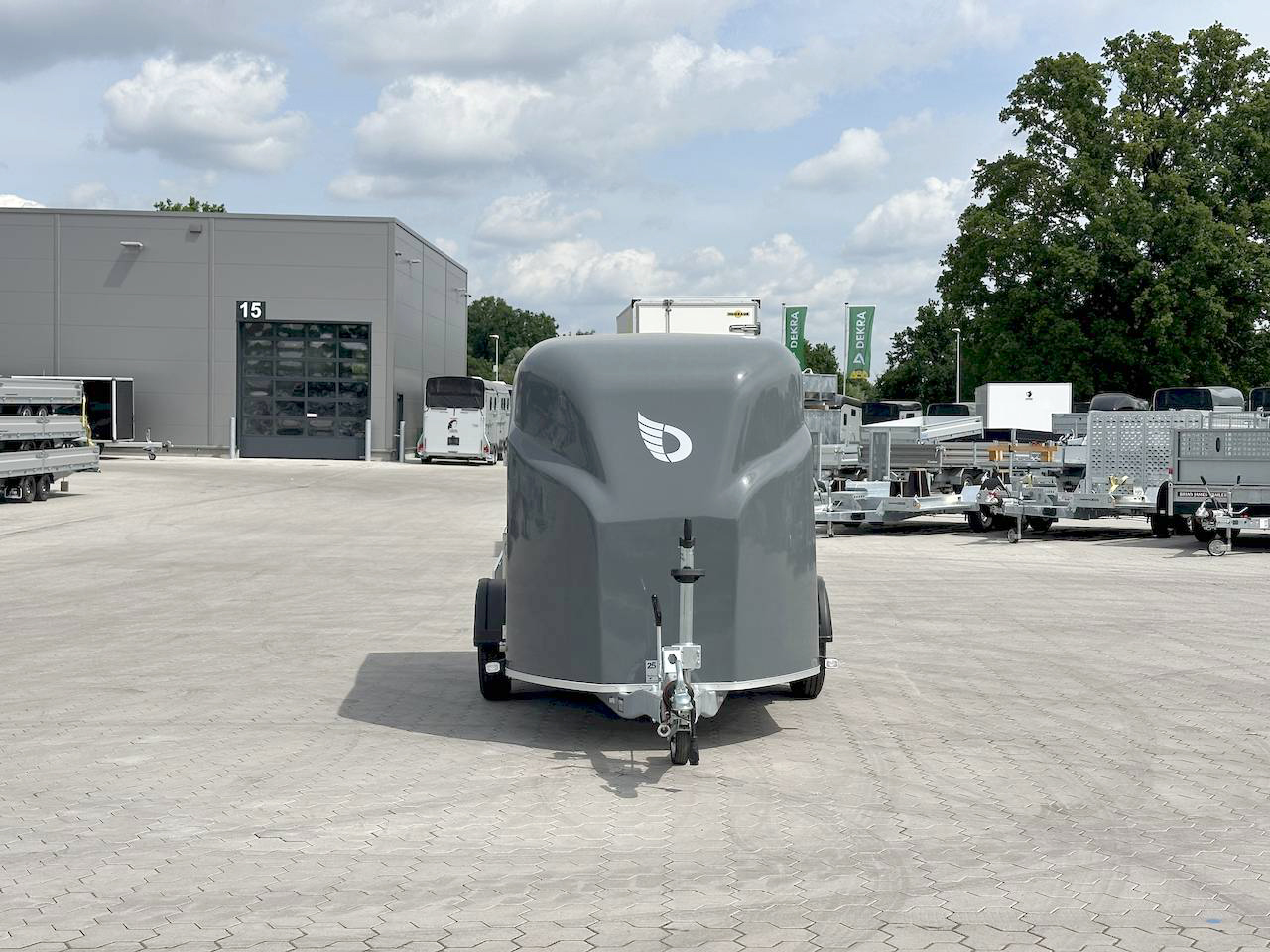CHEVAL LIBERTE DEBON CARGO 1300