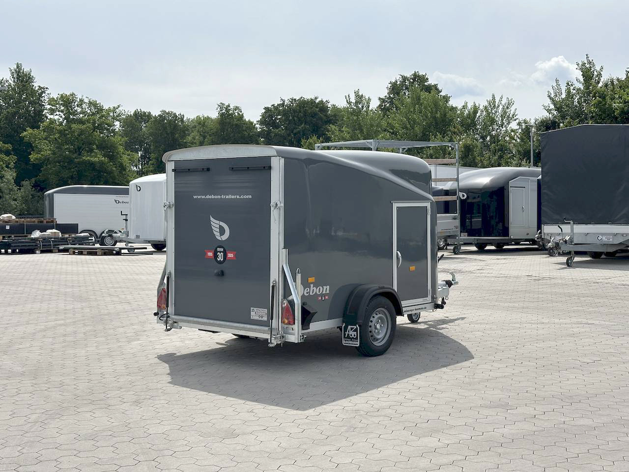CHEVAL LIBERTE DEBON CARGO 1300