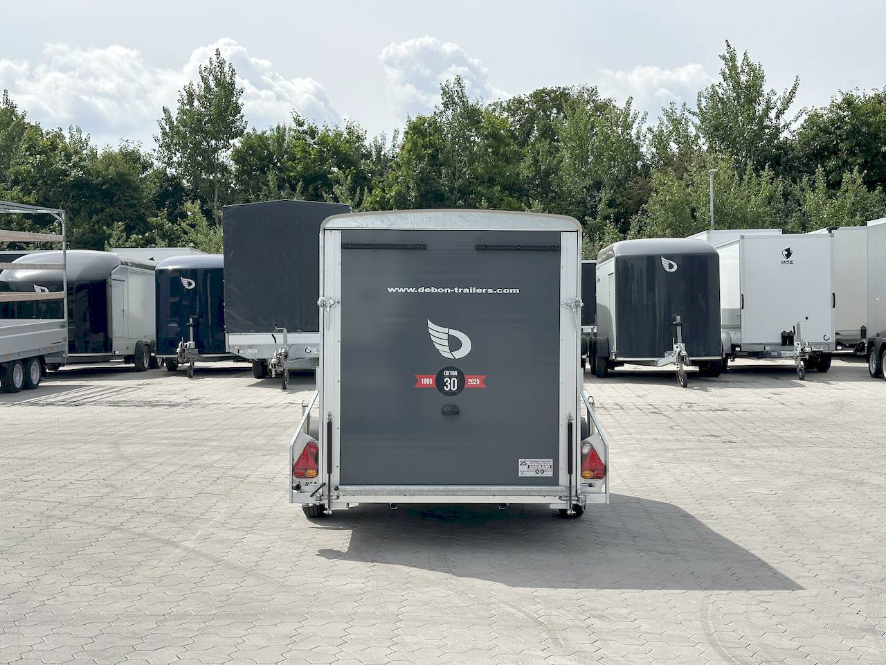 CHEVAL LIBERTE DEBON CARGO 1300