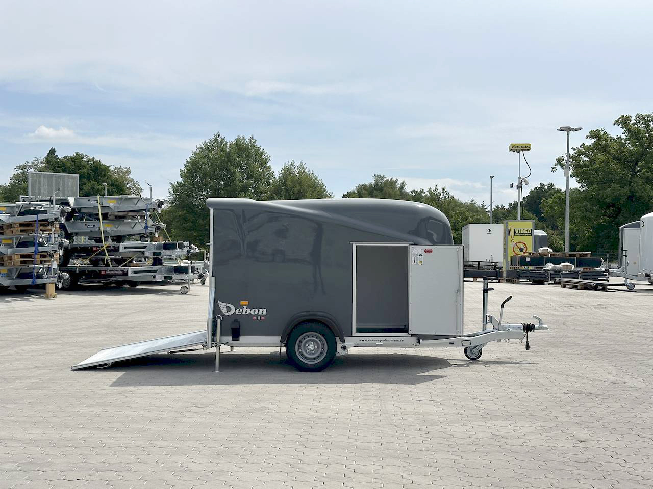 CHEVAL LIBERTE DEBON CARGO 1300