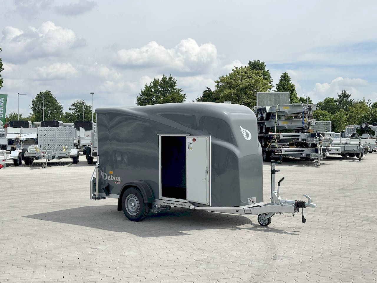 CHEVAL LIBERTE DEBON CARGO 1300